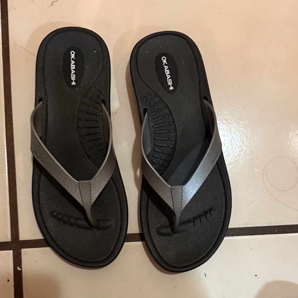 Okabashi Black and Gray Sandals
